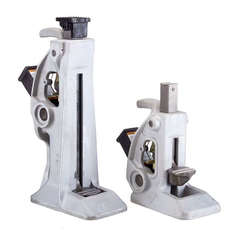Mechanical track jacks with cast base and grooved toe for railway track lifting