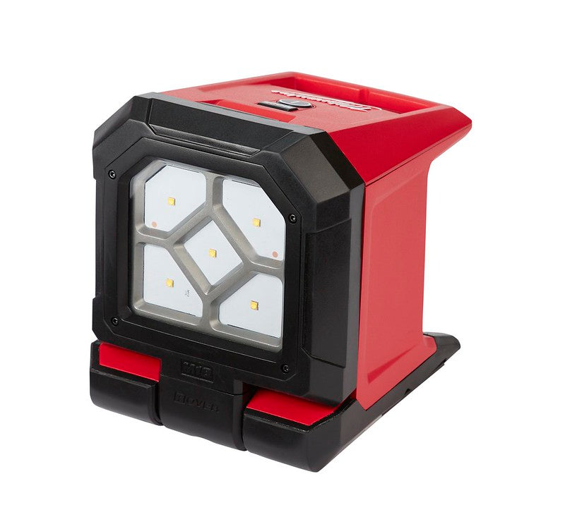 Milwaukee M18 ROVER mounting flood light with 1500 lumens for railway and construction jobsite lighting