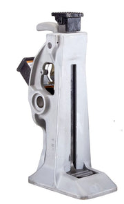 Mechanical track jack with cast base and grooved toe for railway track lifting