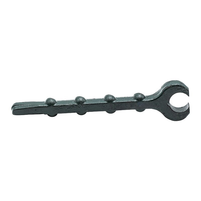 Manual spike puller for removing railroad spikes in tight and confined track locations